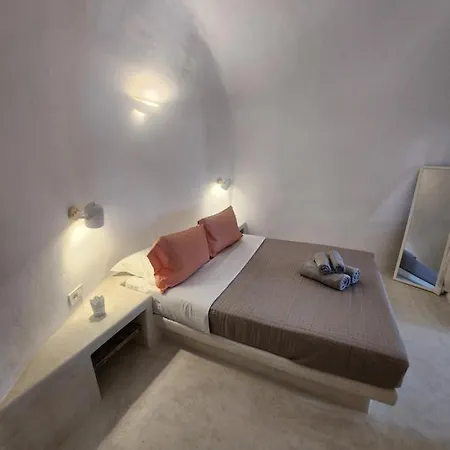 Villa Otto House - Luxury Cave Vothonas (Santorini)